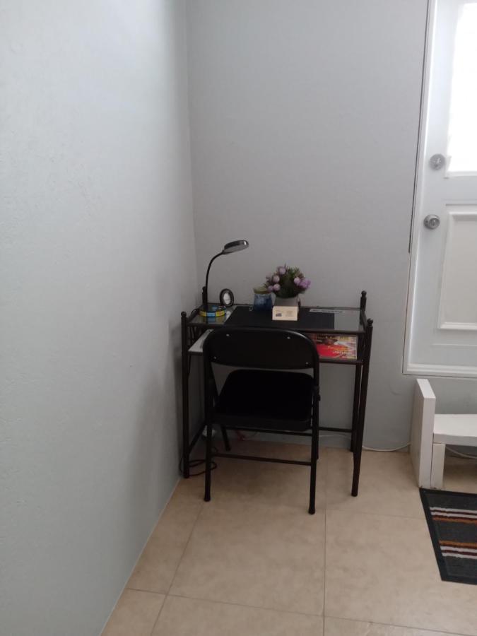 Michand Guest Apartments- Cozy One Or Two Bedroom- 5 Walk Minutes From Airport 10 Mins Drive To Oistins Or Beach Christ Church Ngoại thất bức ảnh