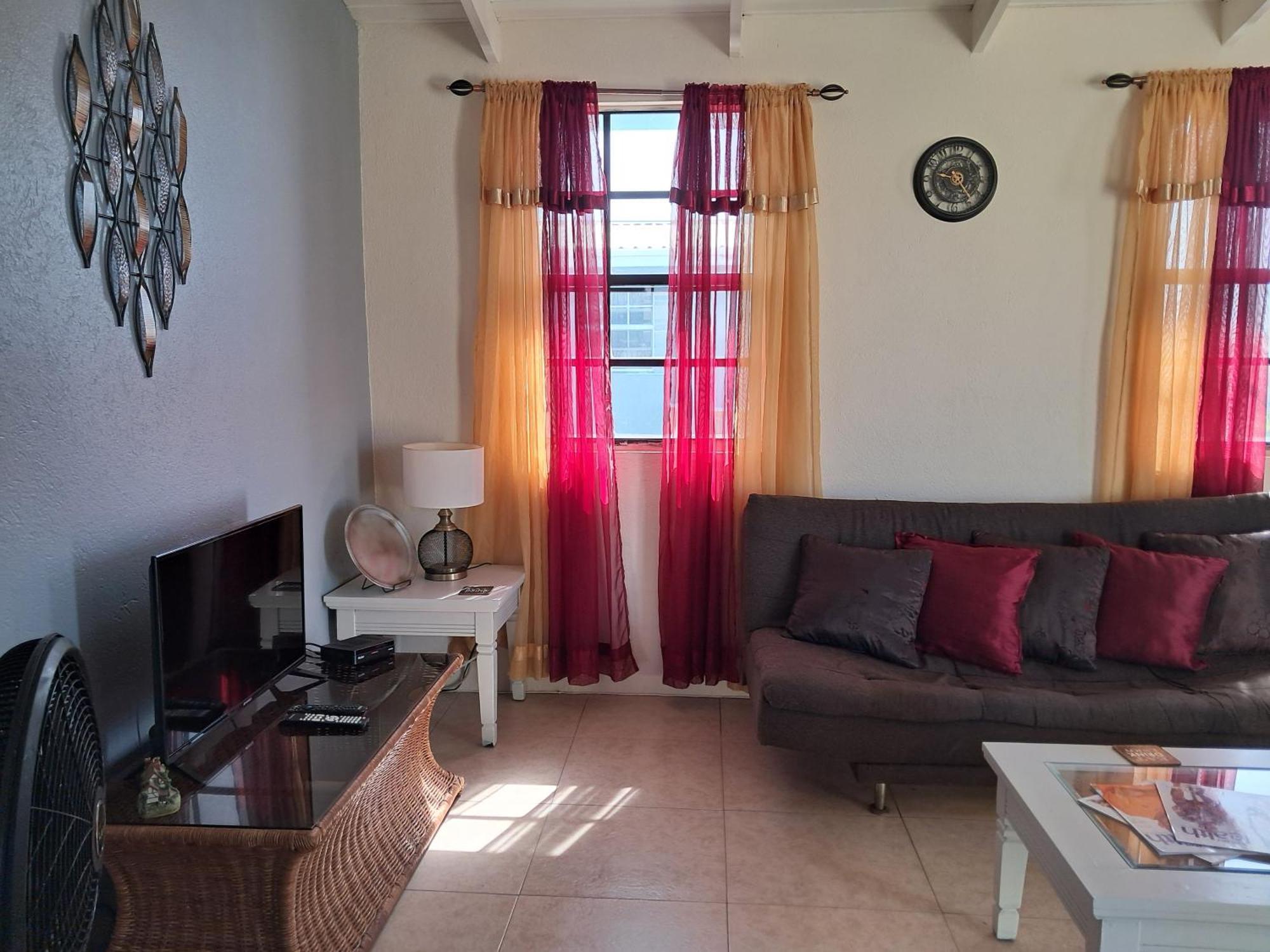 Michand Guest Apartments- Cozy One Or Two Bedroom- 5 Walk Minutes From Airport 10 Mins Drive To Oistins Or Beach Christ Church Ngoại thất bức ảnh